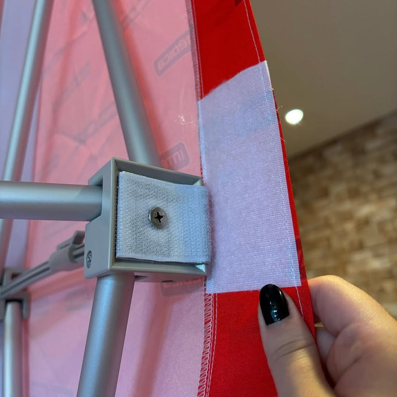Fondo Retráctil Personalizado – ¡El Marco Perfecto para Tu Evento!